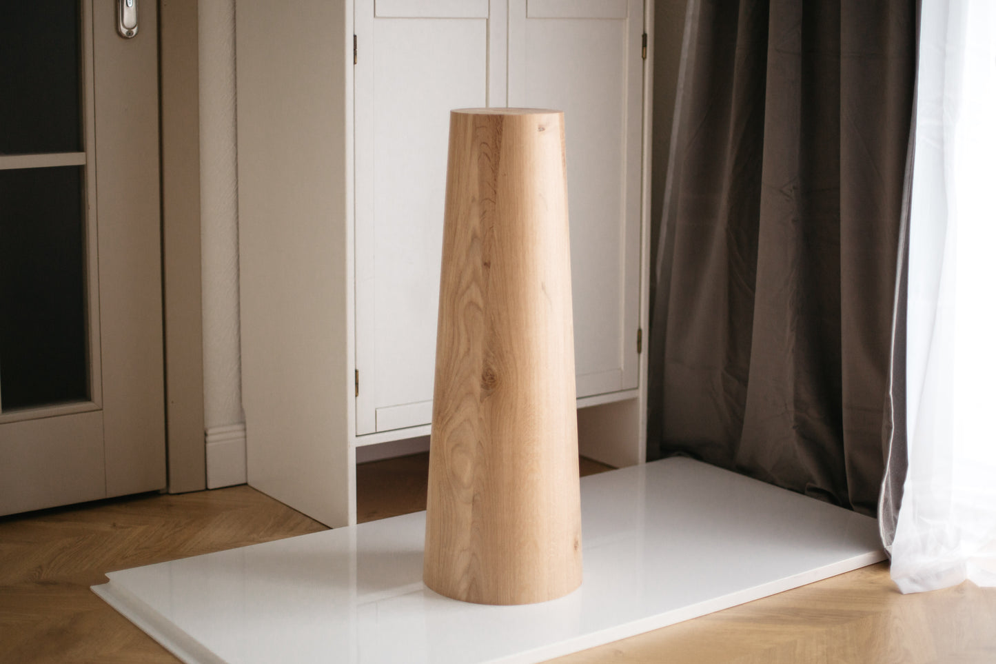 Pied de table de salle à manger conique en bois – Support de piédestal tourné, H700 mm