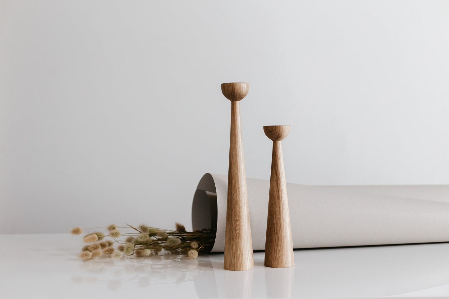 Lot de 2 chandeliers longs tournés à la main en bois – Design élégant en chêne