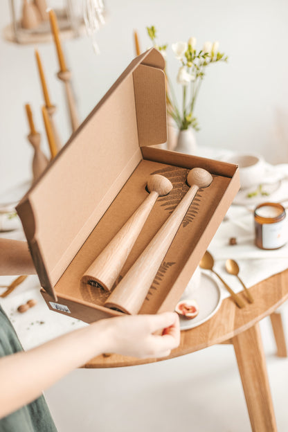 Lot de 2 chandeliers longs tournés à la main en bois – Design élégant en chêne
