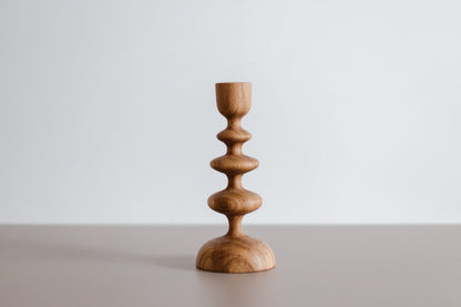 Lot de 2 bougeoirs en bois tourné à la main pour chandelles coniques – Motif vague, chêne