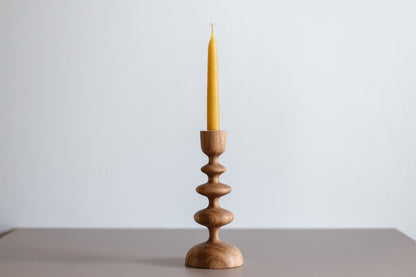 Lot de 2 bougeoirs en bois tourné à la main pour chandelles coniques – Motif vague, chêne