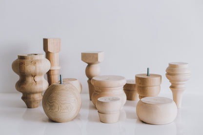 Pied de meuble en bois tourné rond avec sphère décorative – Design compact, H80 mm