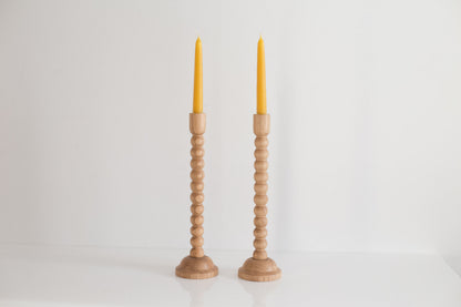 Lot de 2 bougeoirs en chêne tournés à la main – Design bulle