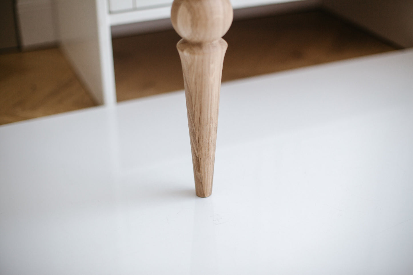 Pieds de meuble coniques en bois avec double boule décorative – Modèle tourné, H350 mm