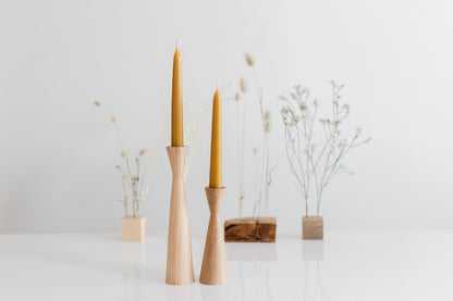 Lot de 2 chandeliers coniques en bois tourné à la main – Design triangulaire, Chêne