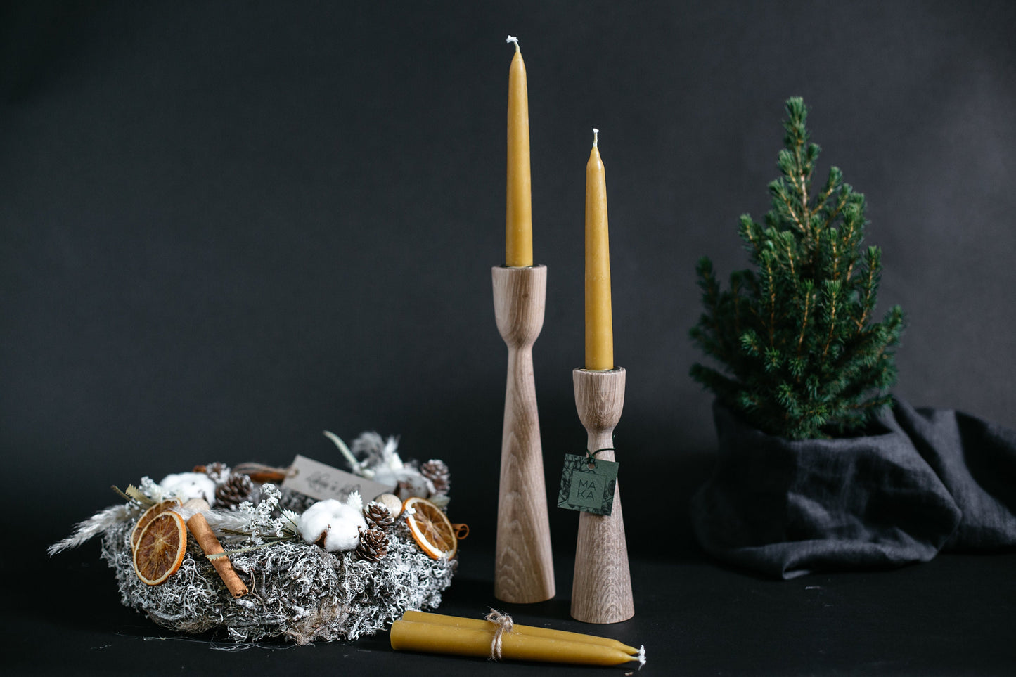 Lot de 2 bougeoirs coniques en bois tournés à la main – Design chêne classique
