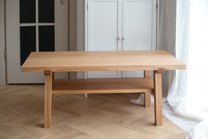 Table basse en bois de style scandinave – Conception artisanale en chêne naturel