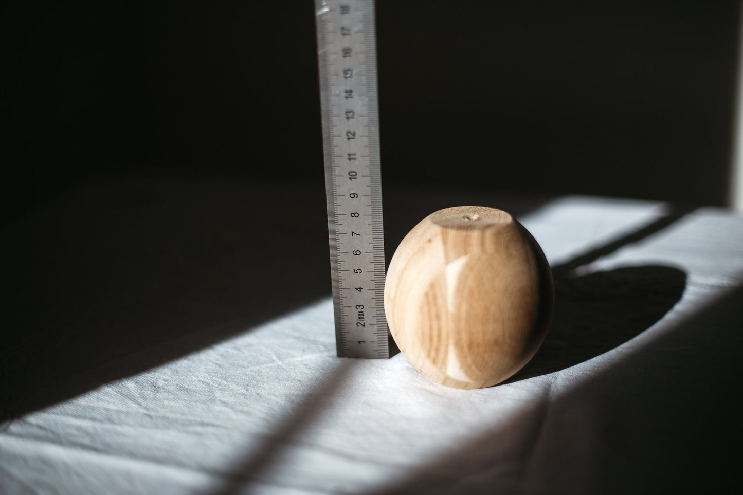 Pied de meuble en bois tourné rond avec sphère décorative – Design compact, H80 mm
