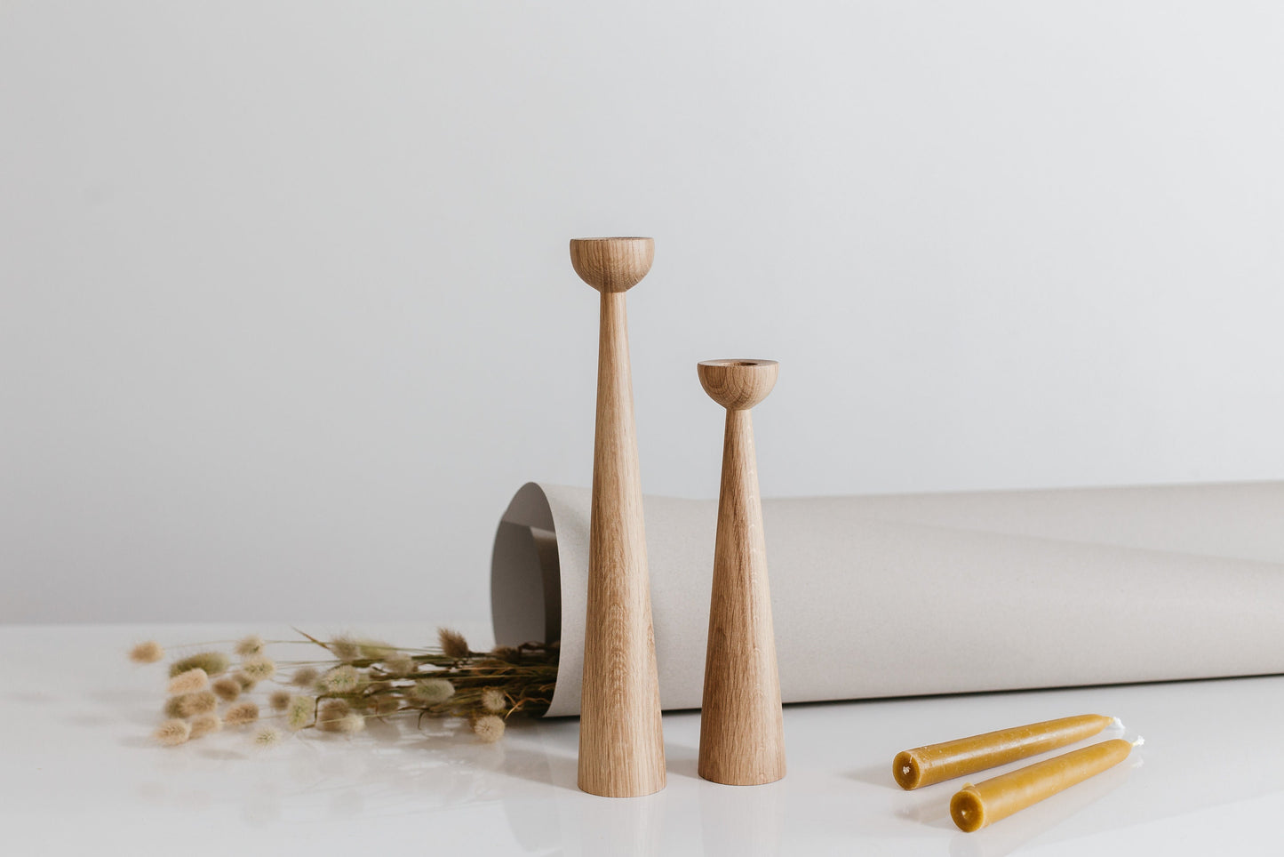 Lot de 2 chandeliers longs tournés à la main en bois – Design élégant en chêne