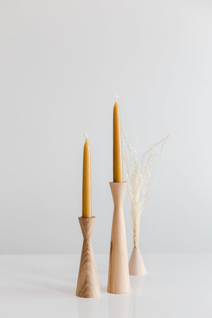 Lot de 2 chandeliers coniques en bois tourné à la main – Design triangulaire, Chêne