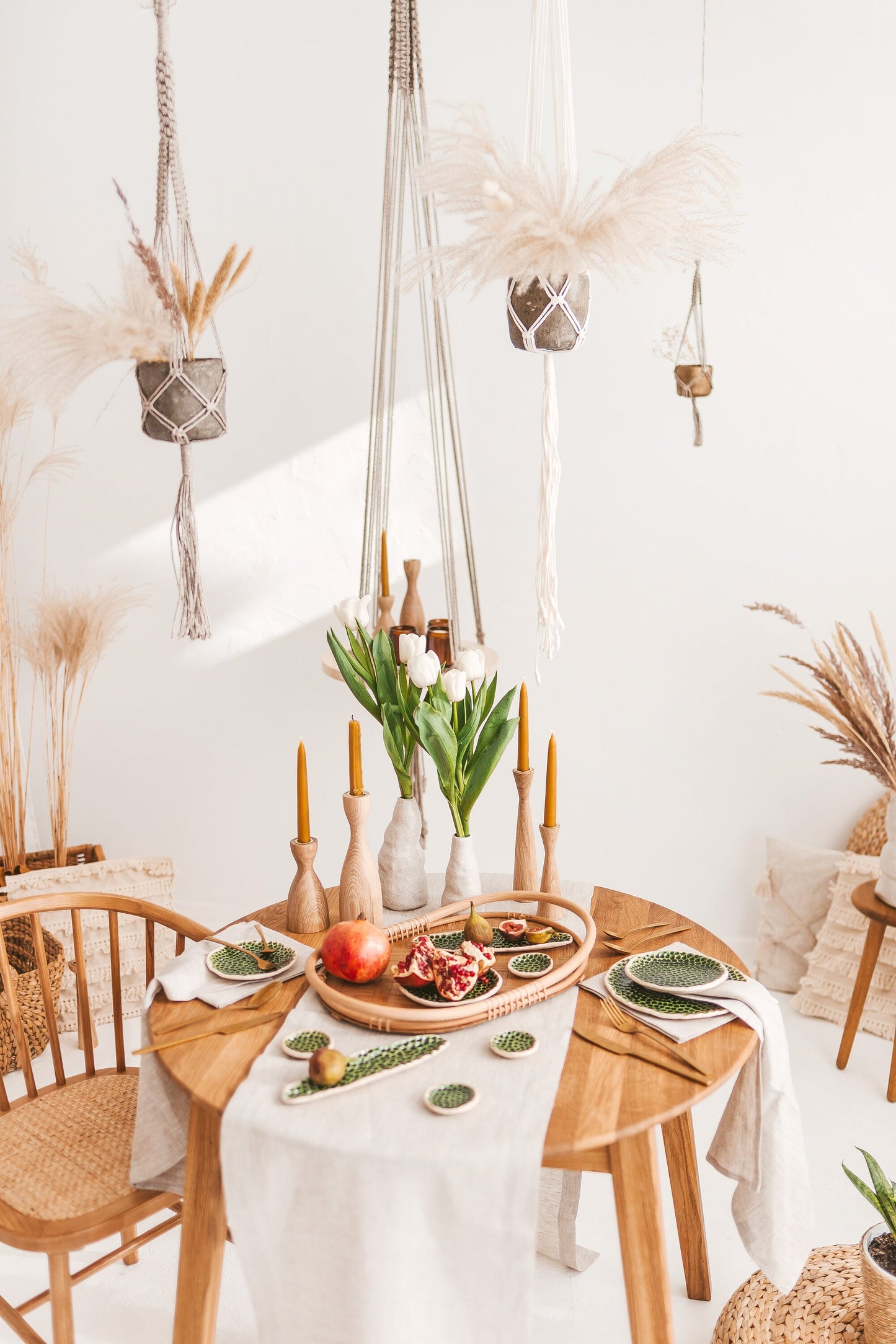 Lot de 2 chandeliers longs tournés à la main en bois – Design élégant en chêne