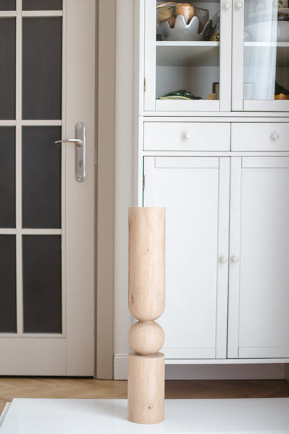 Pied de table/bar en bois avec détail sphérique central – Design tourné au tour, H690 mm