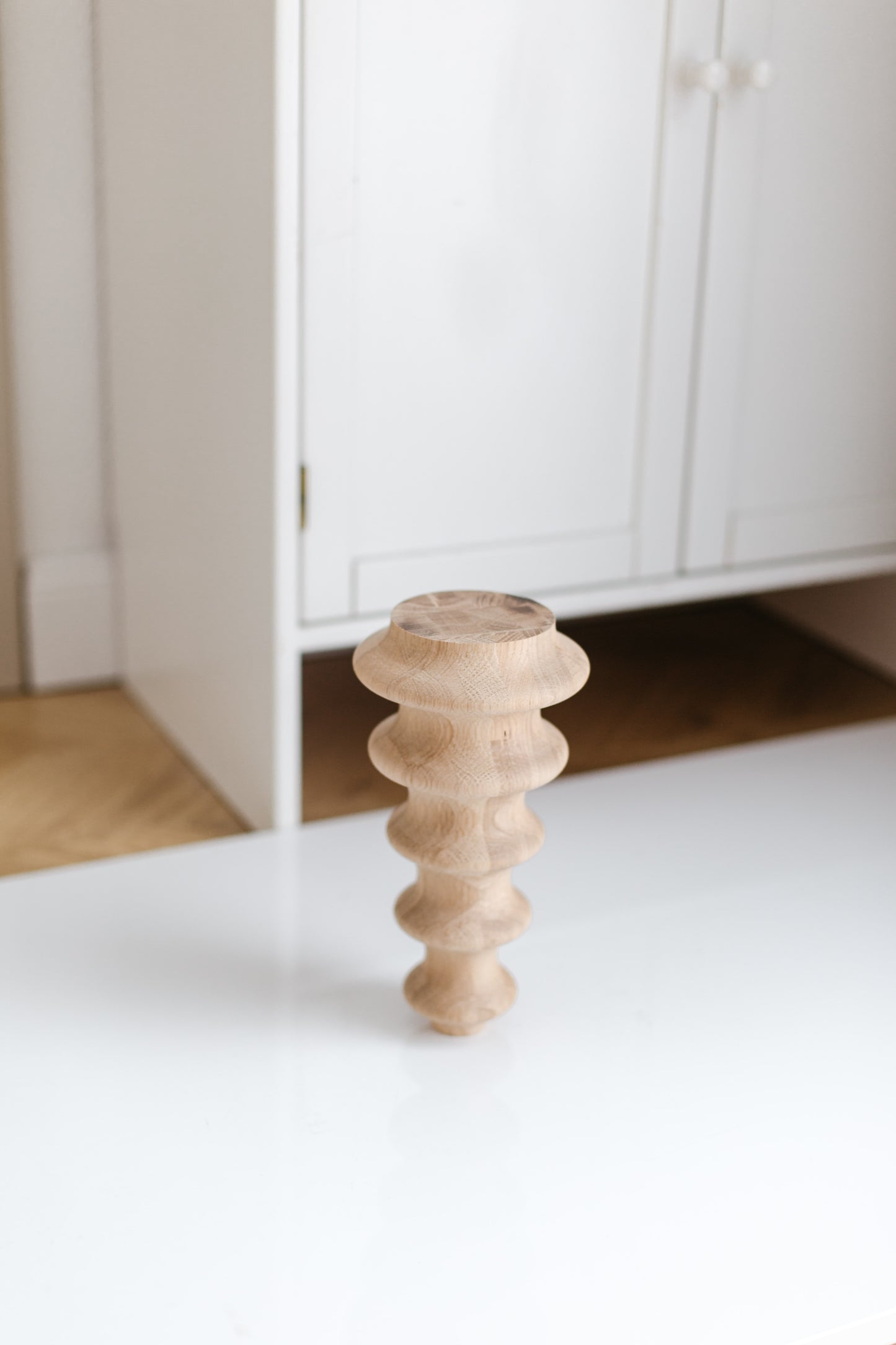 Pieds de meuble en bois – Design classique, faits main, H250 mm