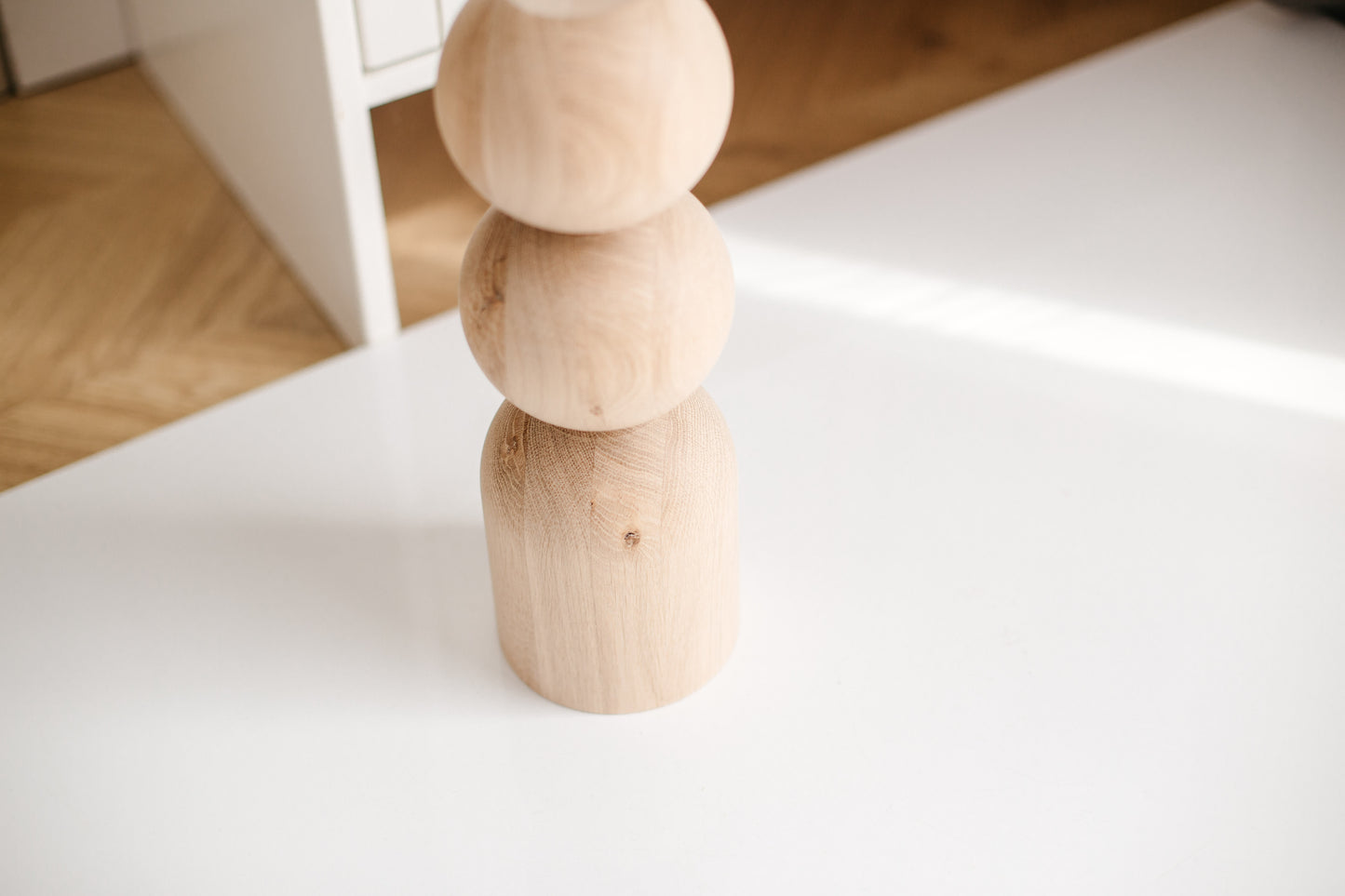 Pieds de meuble en bois avec détails double sphère – Design fait main, H305 mm
