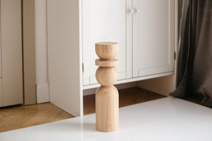 Pied de table basse en bois naturel avec détail sphérique – Design fait main, H380 mm