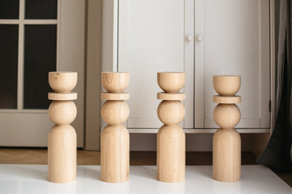 Pied de table basse en bois naturel avec détail sphérique – Design fait main, H380 mm