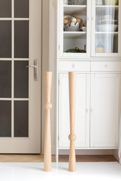 Pied de table et de bar en bois avec sphère centrale – Design tourné, H870 mm