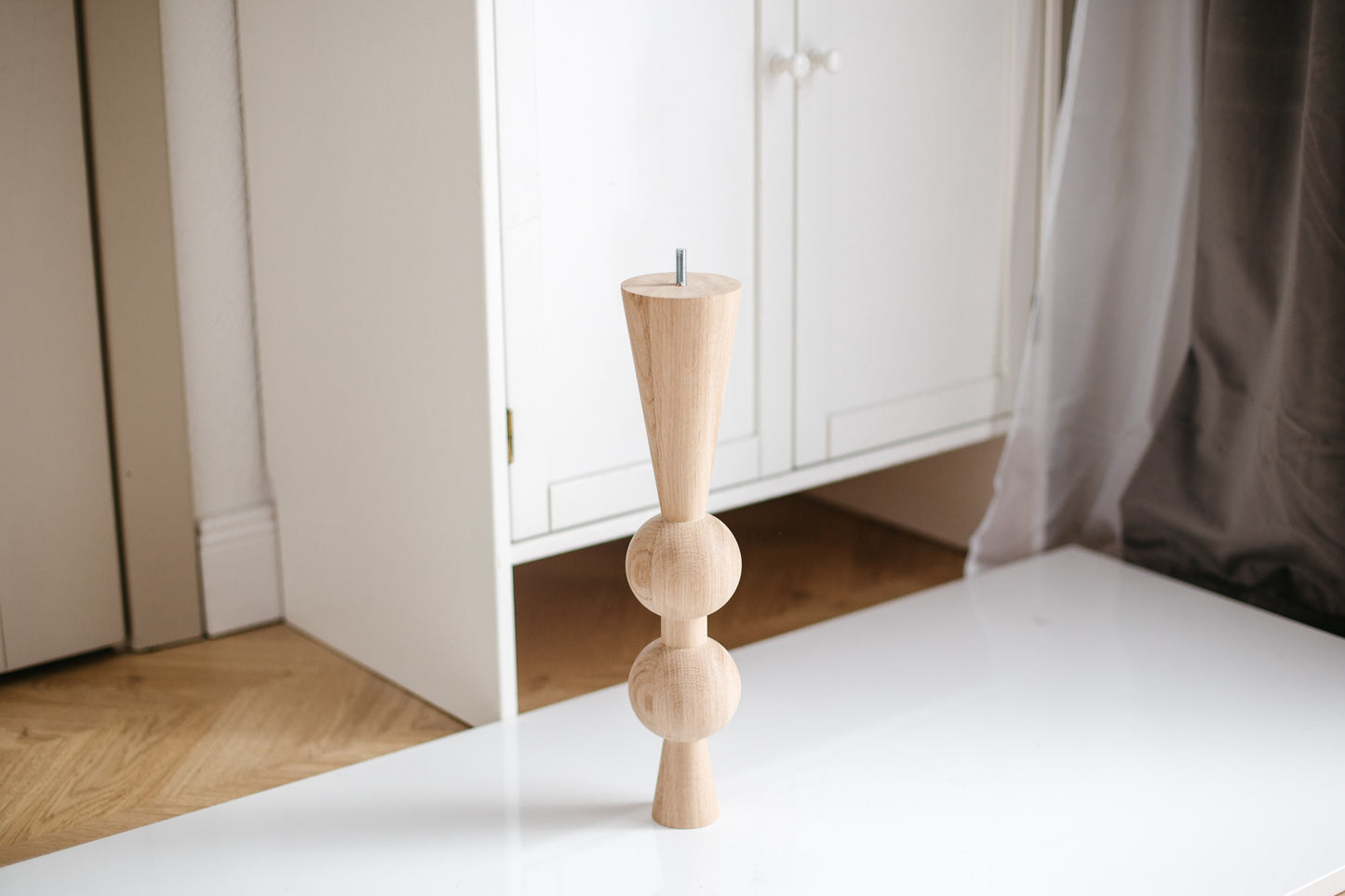 Pied de Table Basse en Bois Naturel avec Double Sphère Supérieure – Design Fait Main, H400 mm