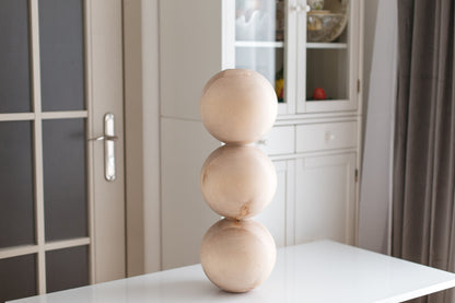 Pied de table en bois et de table basse avec détail triple sphère – Design fait main, H612 mm