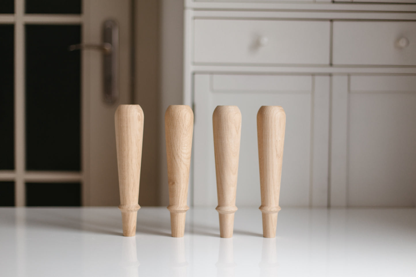 Pieds de meuble en bois – Design classique, faits à la main, H225 mm