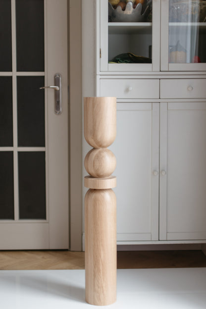 Pied de table en bois et îlot de cuisine avec sphère centrale – Design fait main, H900 mm