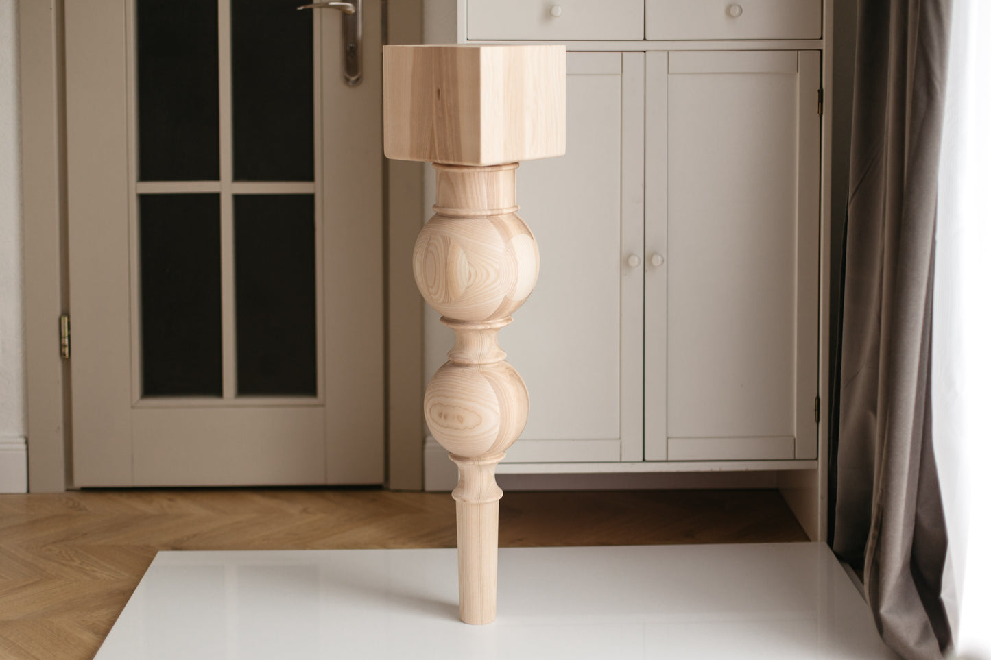 Pied de support pour bar et table de petit-déjeuner en bois – Base de meuble faite à la main, H890 mm