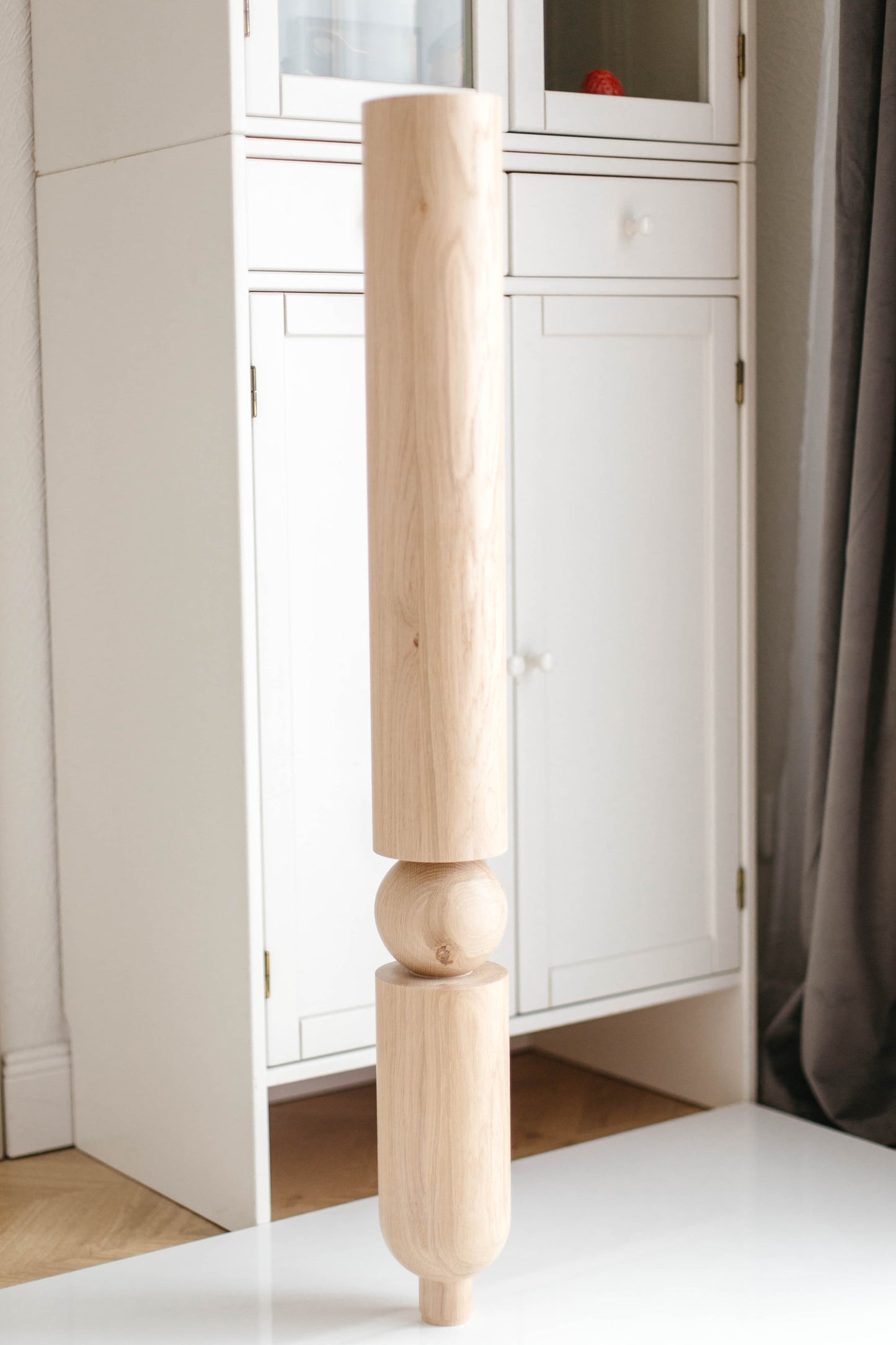 Pied de table tourné en bois – Sphère arrondie, 1000 mm