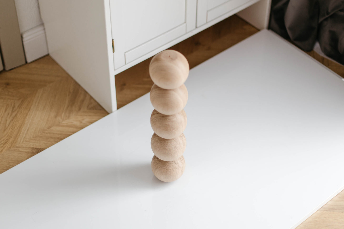 Pied de table en bois – Design tourné cinq sphères, 409 mm
