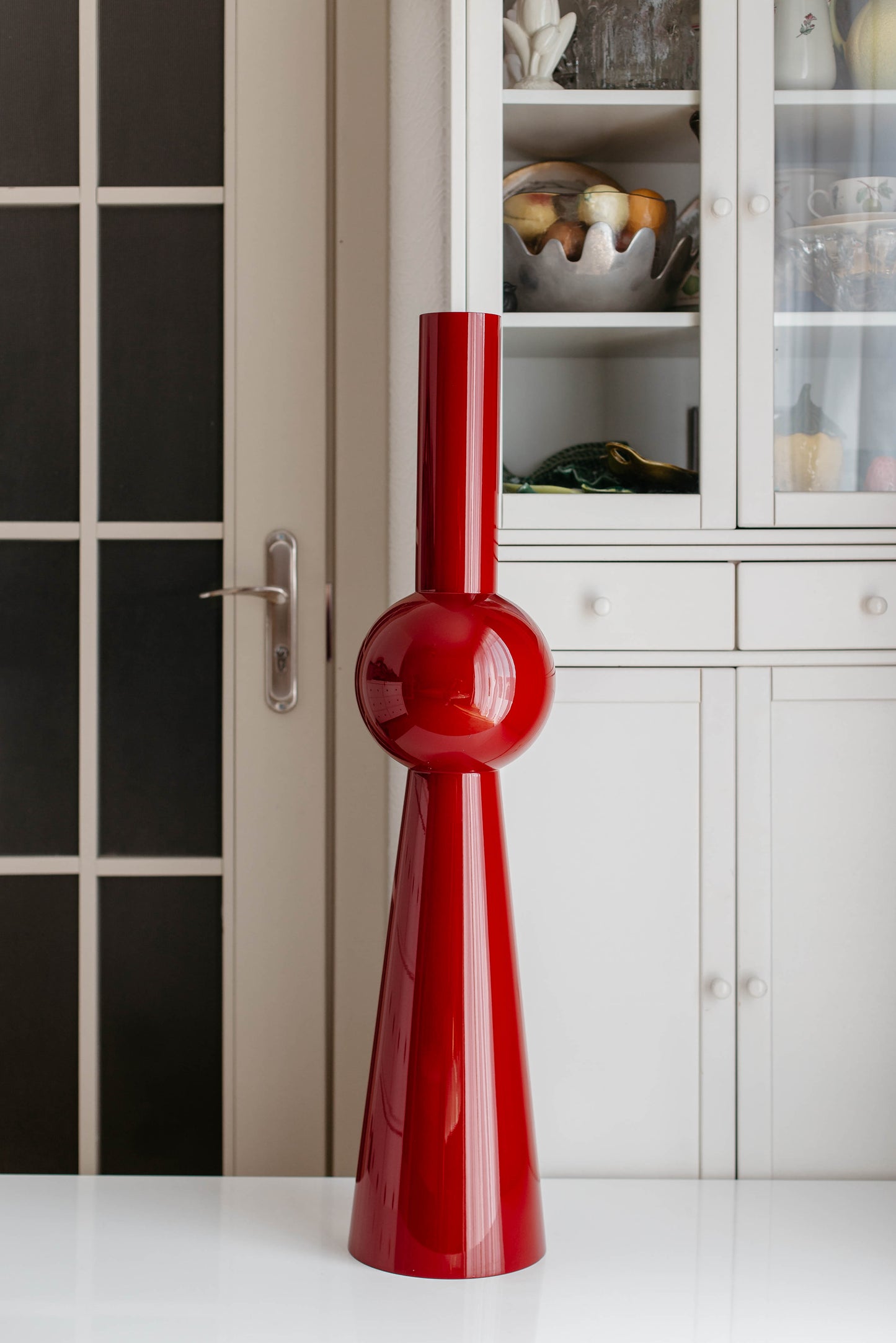 Pied de meuble en bois de bouleau laqué bordeaux pour îlot de cuisine – Pantone Syrah, H943 mm