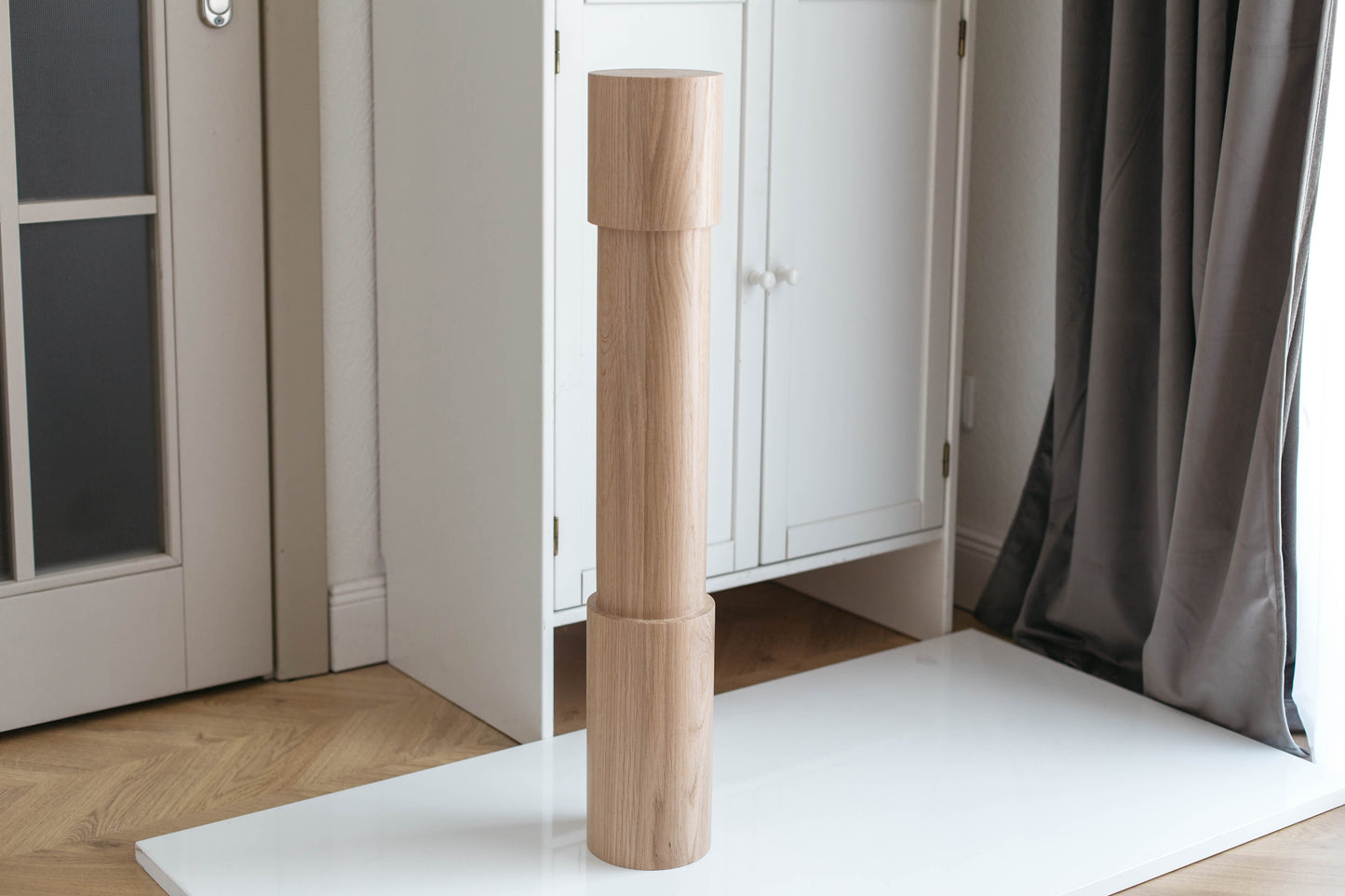 Pied de table et de bar en bois – tourné, H775 mm