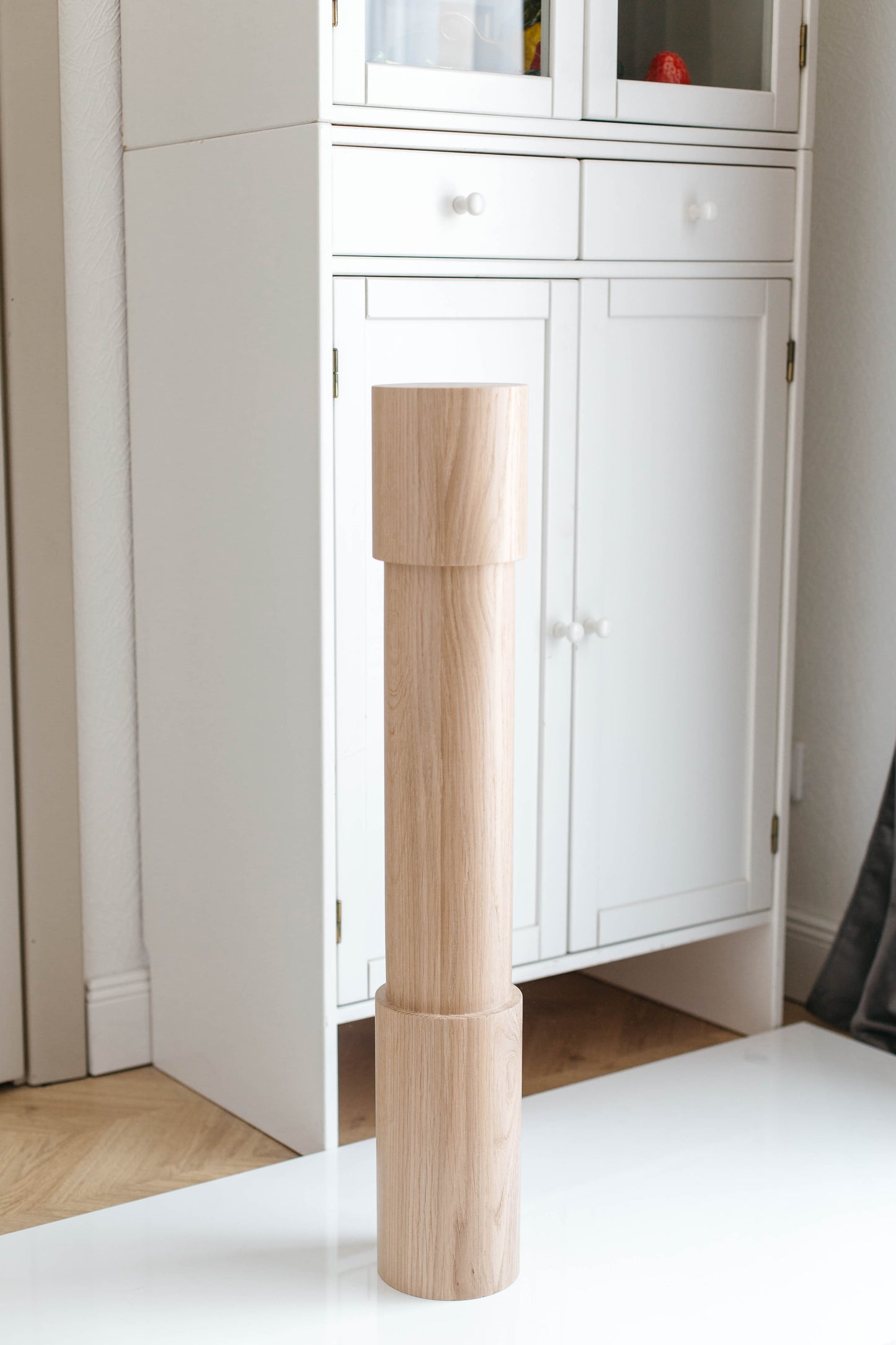Pied de table et de bar en bois – tourné, H775 mm