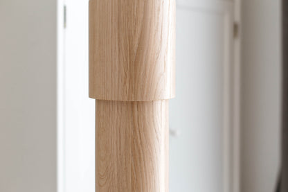 Pied de table et de bar en bois – tourné, H775 mm