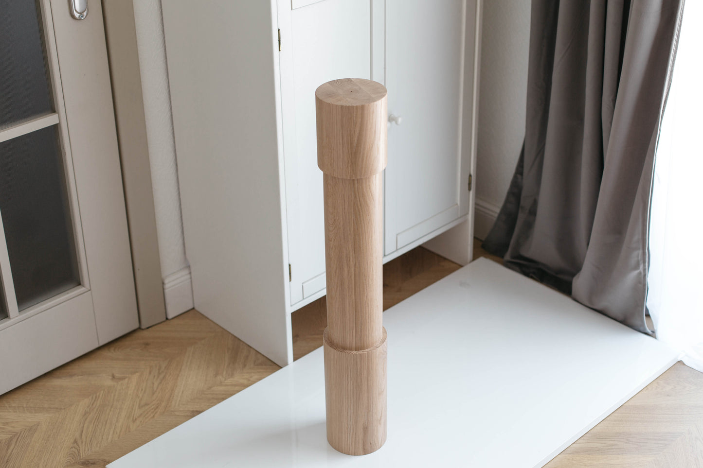 Pied de table et de bar en bois – tourné, H775 mm