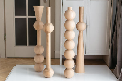 Pied de meuble en bois avec détail sphérique – Support de table tourné, H760 mm
