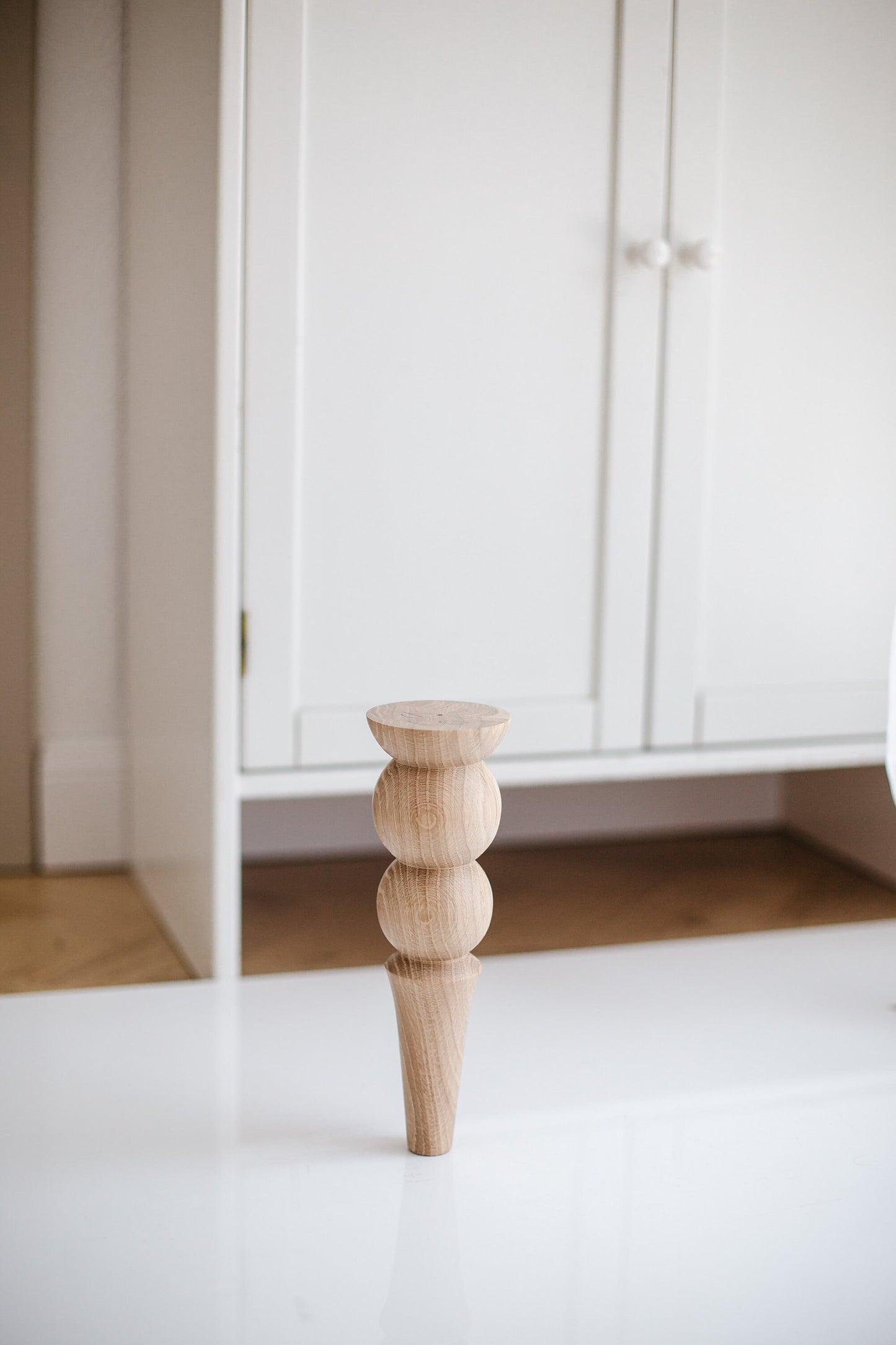 Pieds de Meuble Coniques en Bois avec Double Boule – Tournés, H250 mm