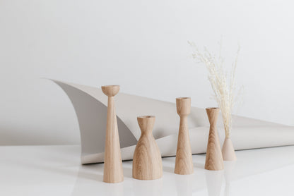 Lot de 2 chandeliers coniques en bois tourné à la main – Design triangulaire, Chêne