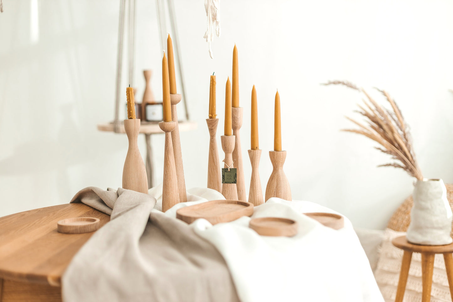 Lot de 2 bougeoirs coniques en bois tournés à la main – Design chêne classique