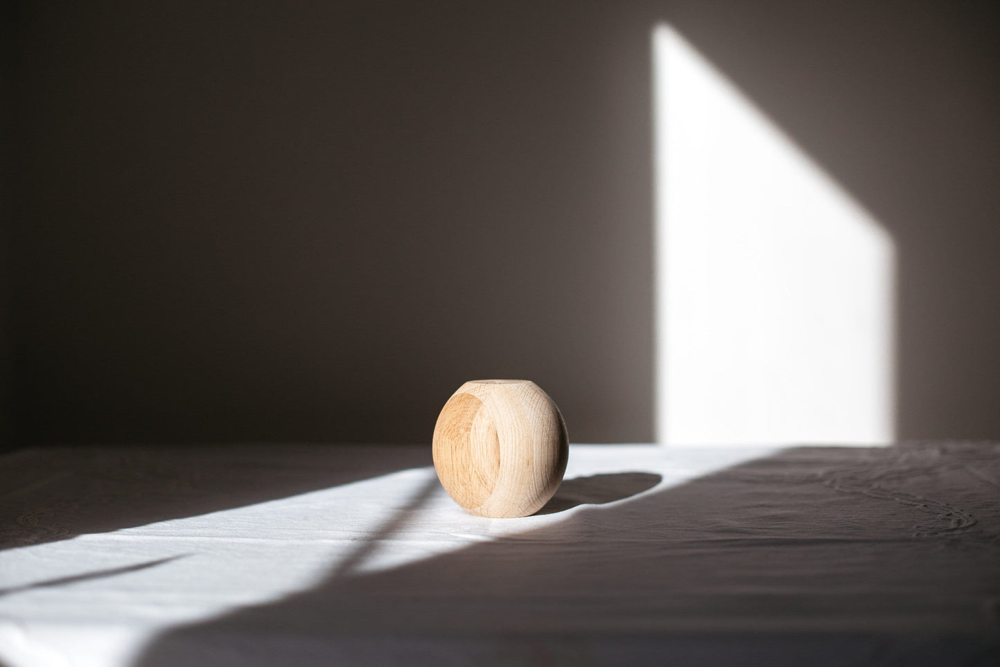 Pied de meuble en bois tourné rond avec sphère décorative – Design compact, H80 mm