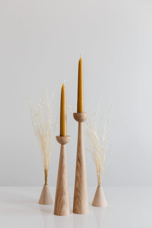 Lot de 2 chandeliers longs tournés à la main en bois – Design élégant en chêne