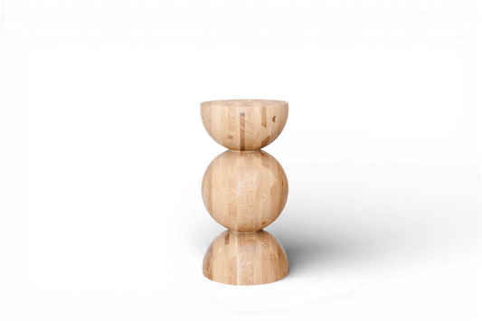 Table de chevet en bois fait main – Bois massif avec détail sphérique élégant H400 mm