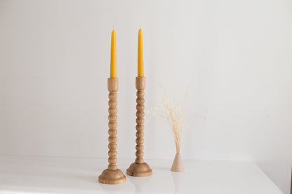 Lot de 2 bougeoirs en chêne tournés à la main – Design bulle