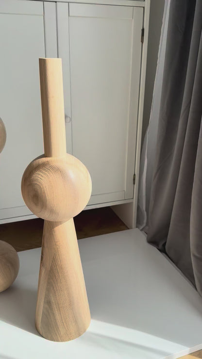 Tapered Wooden Furniture Leg with Sphere Detail – Lathe-Turned Design, H710 mm